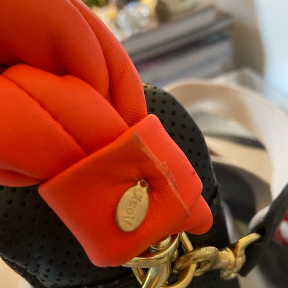 Twisted Puff Top Handle - Bright Poppy - Picture 5 of 9